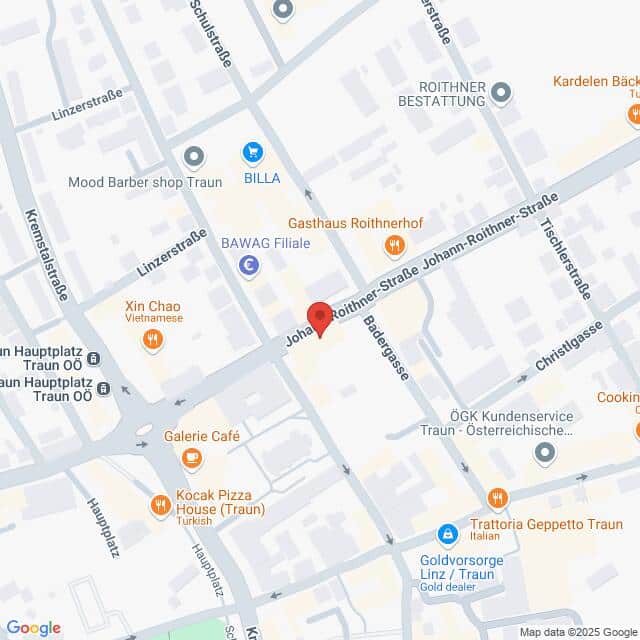 meinkarrierestart.at Eine Karte, die die Kreuzung von Johann-Roithner-Straße und Badegasse in Traun, Österreich, zeigt, mit eingezeichneten Geschäften und Sehenswürdigkeiten in der Nähe.