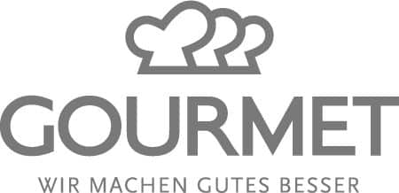 meinkarrierestart.at Logo mit drei Kochmützen, darüber in großen Lettern „GOURMET“, darunter in kleinerer Schrift „WIR MACHEN GUTES BESSER“.