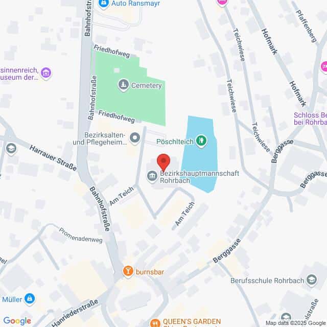 meinkarrierestart.at Karte mit der Lage der Bezirkshauptmannschaft Rohrbach, in der Nähe eines Friedhofs und des Pöschlteichs, mit Beschriftung der umliegenden Straßen.