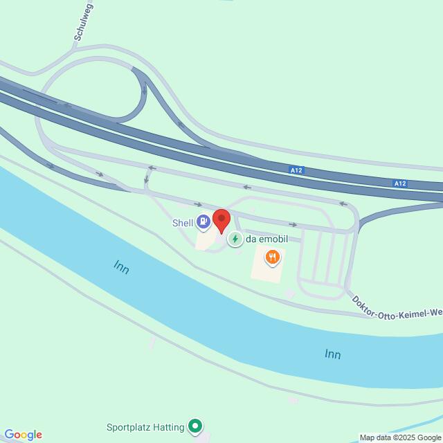 meinkarrierestart.at Karte mit Shell-Tankstelle, da emobil-Ladestation und Doktor-Otto-Keimel-Weg in der Nähe der Autobahn A12 und des Inns in Hatting, Österreich.